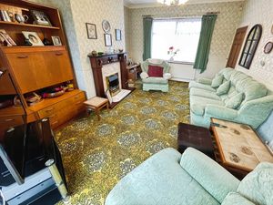 Lounge- click for photo gallery